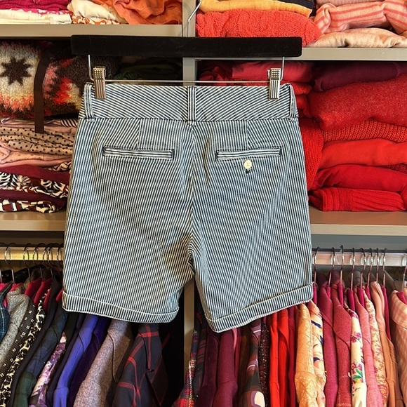 J Crew Andie cuffed blue and white pinstriped Bermuda 8” size 00 shorts​ - Picture 3 of 3